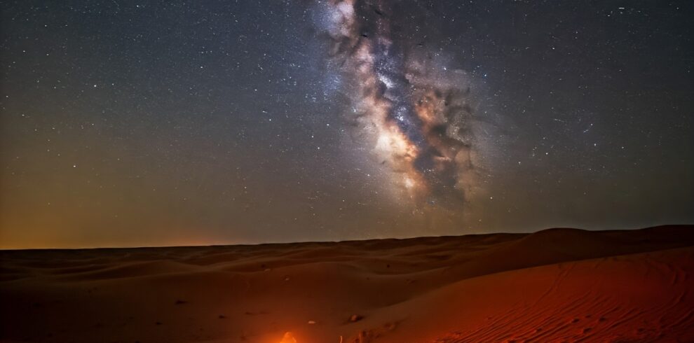 Vivez une nuit magique en bivouac sous les étoiles du désert lors de nos bivouacs.